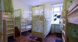 Гостиница Хостелы Рус – Кутузовский Москва Кровать в общем 12-местном номере для мужчин и женщин-2